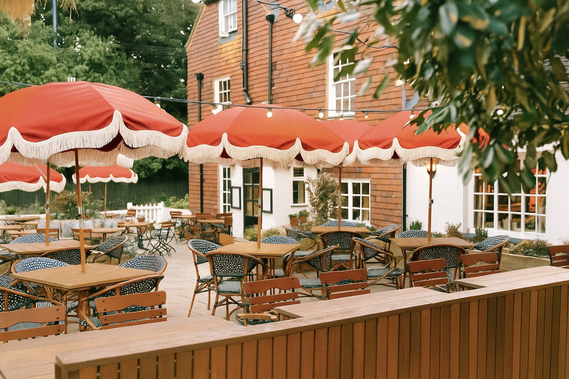 the-white-hart-lymington-the-deck